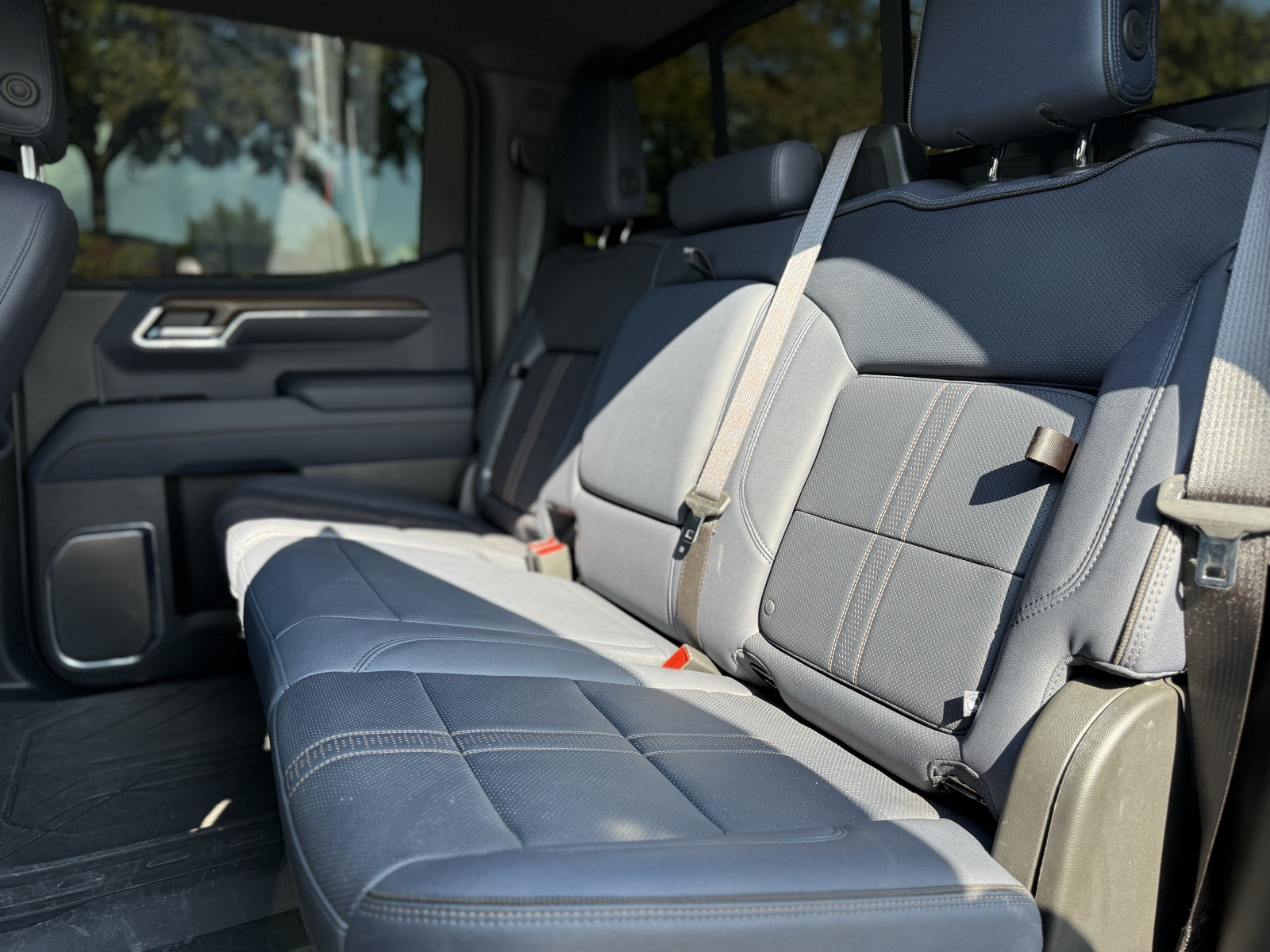 2024 Chevrolet Silverado 1500 High Country photo 20
