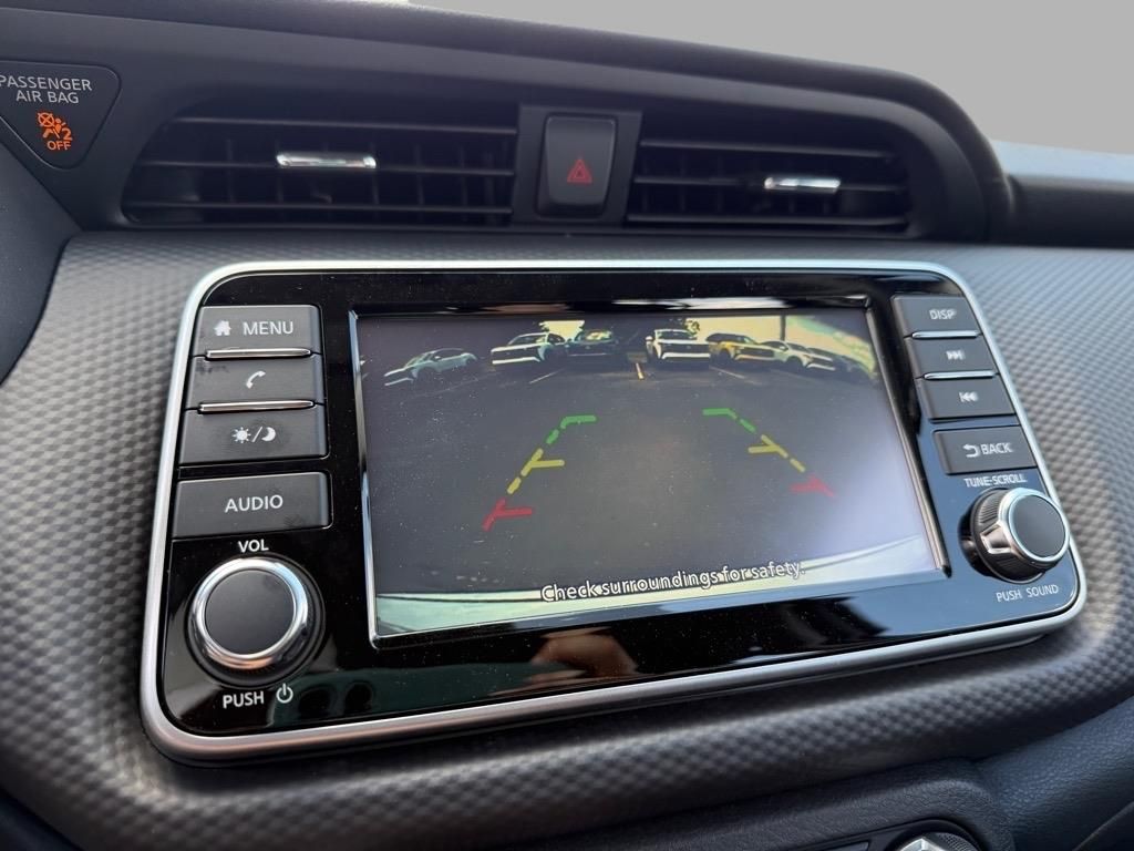 2025 Nissan Kicks Play S photo 3