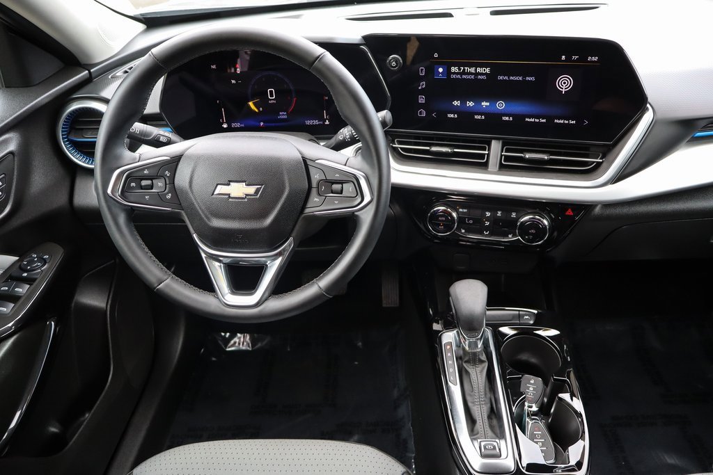 2024 Chevrolet Trax LT photo 9