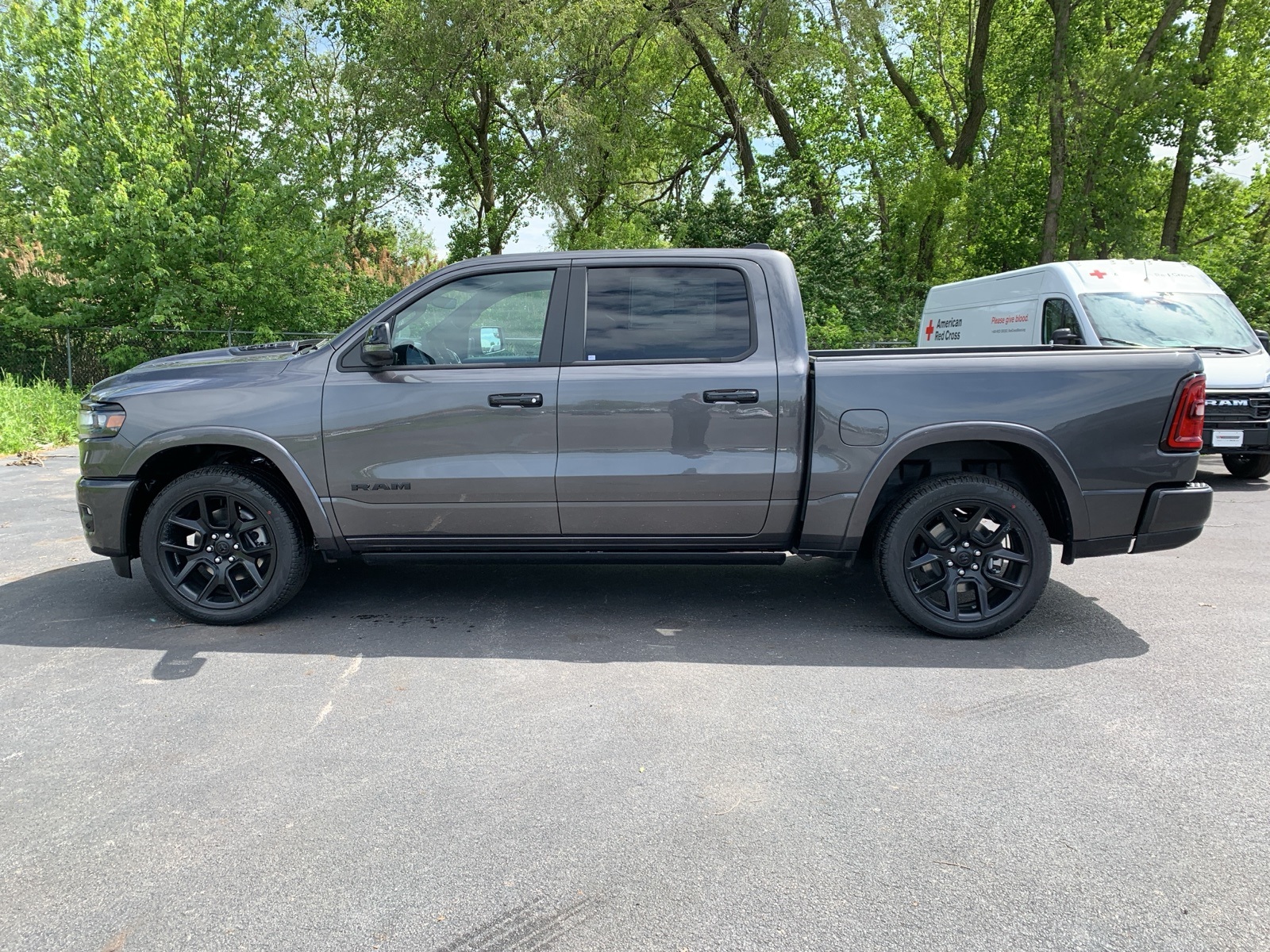2025 Ram 1500 Laramie photo 2
