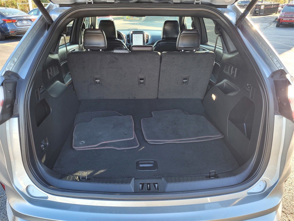 2024 Ford Edge ST photo 13