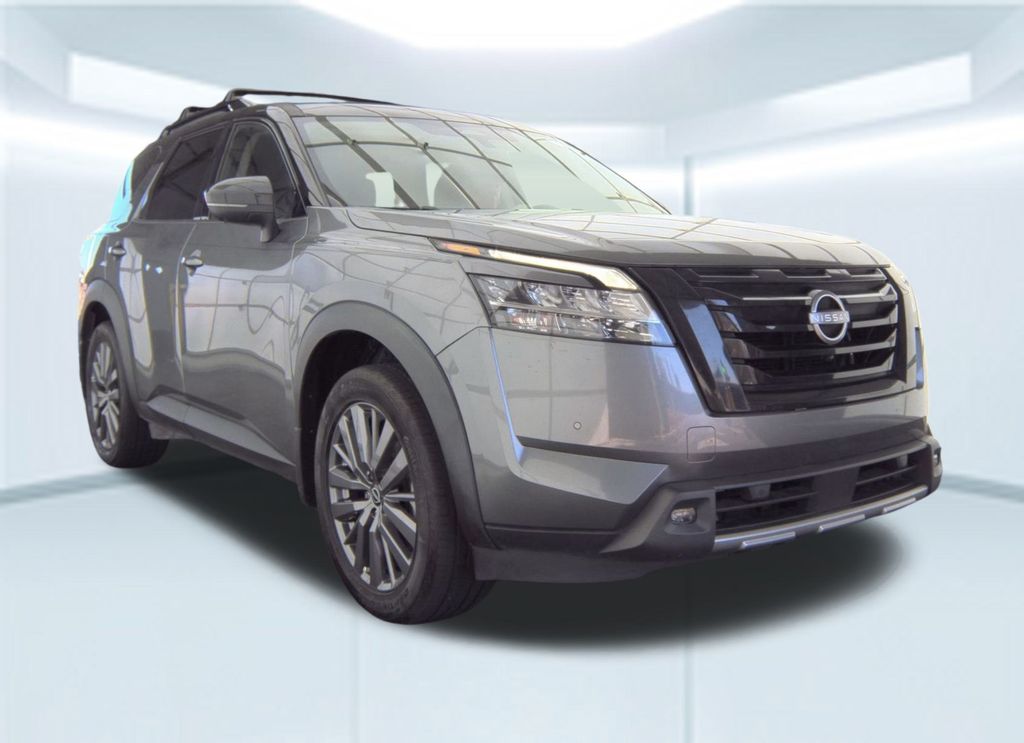 2023 Nissan Pathfinder SL photo 2