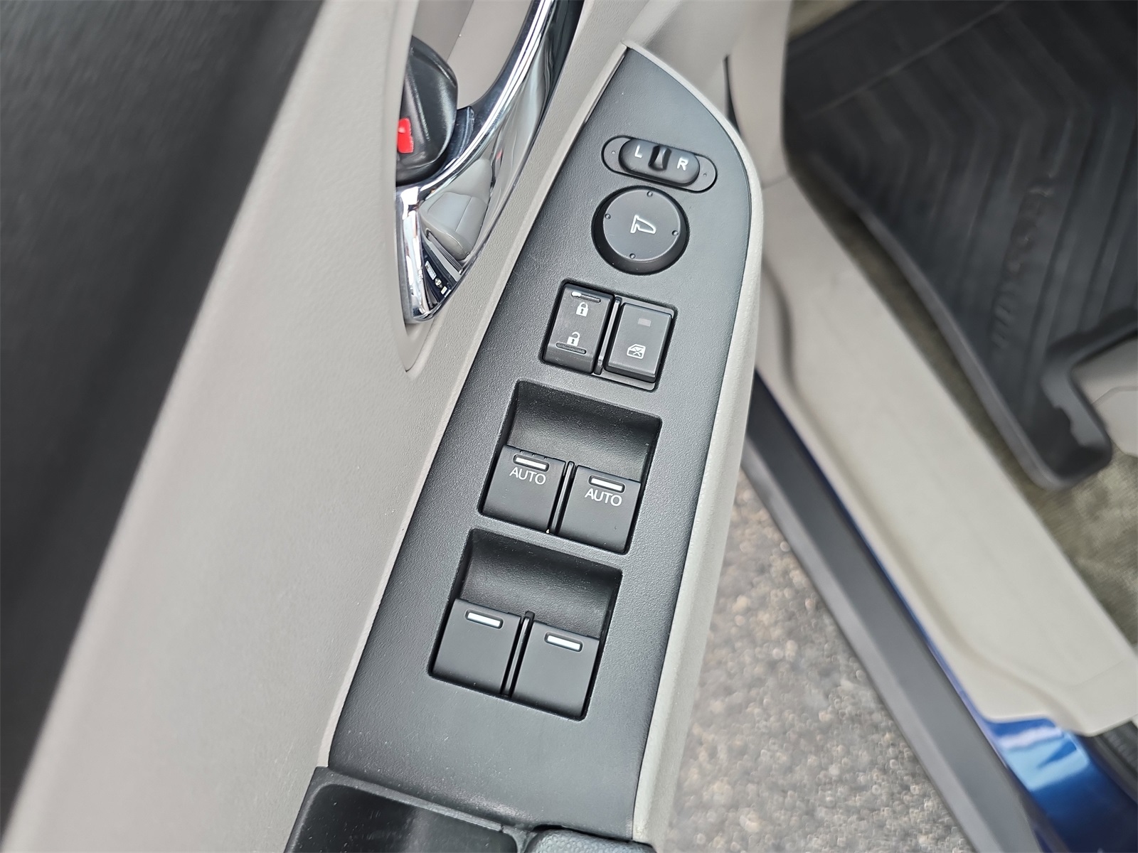 2015 Honda Odyssey EX-L photo 13