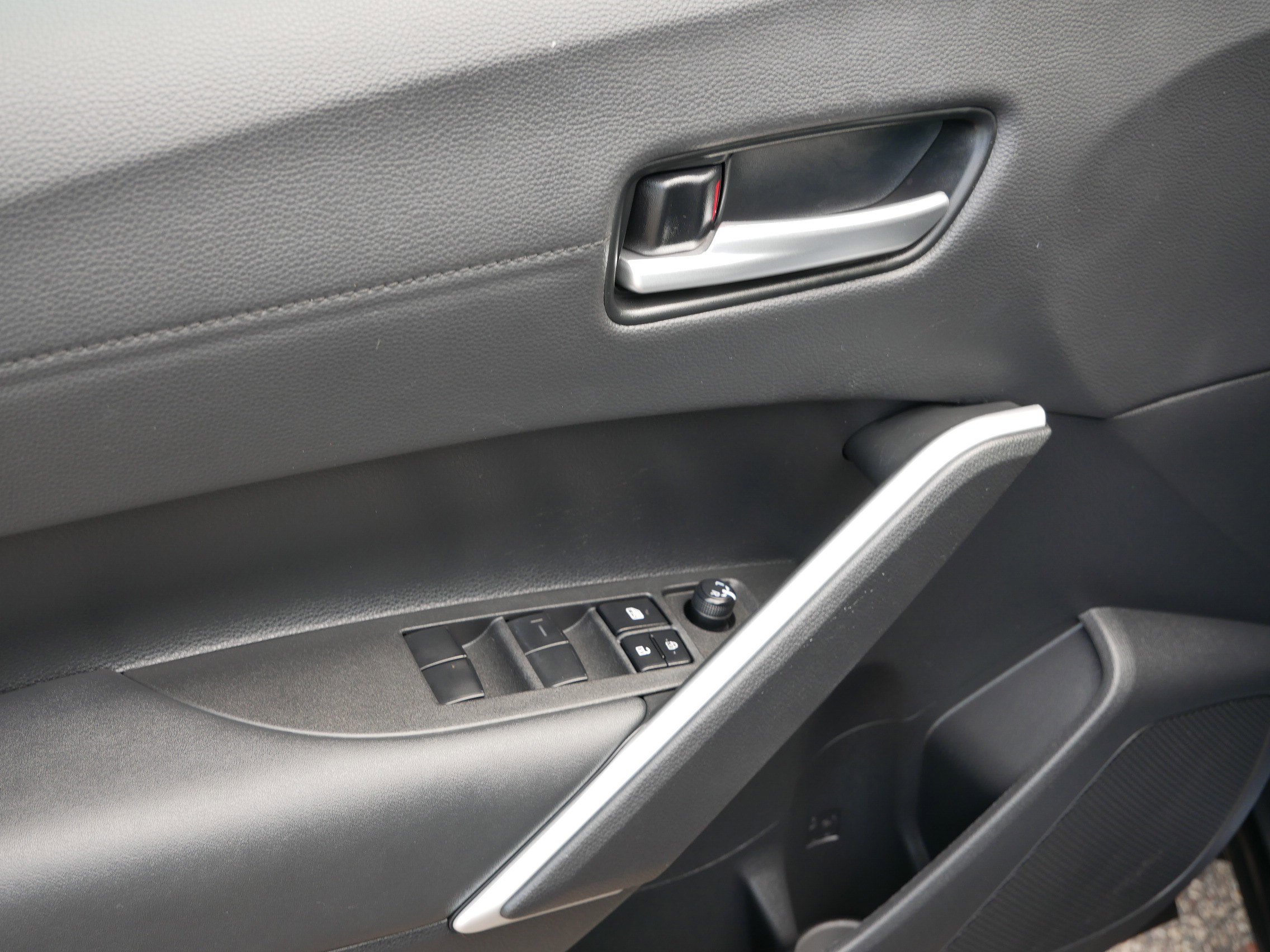 2022 Toyota Corolla Cross XLE photo 20