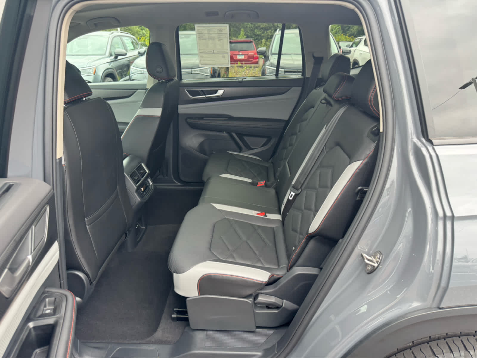 2025 Volkswagen Atlas Peak Edition SE photo 23