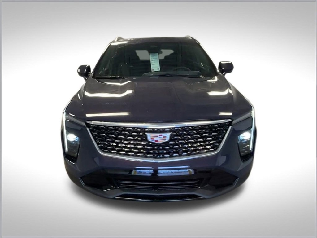 2025 Cadillac XT4 Premium Luxury photo 3