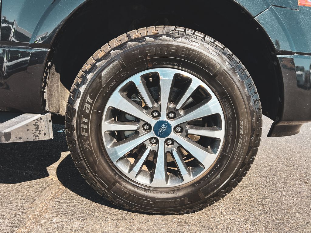 2015 Ford Expedition XLT photo 11