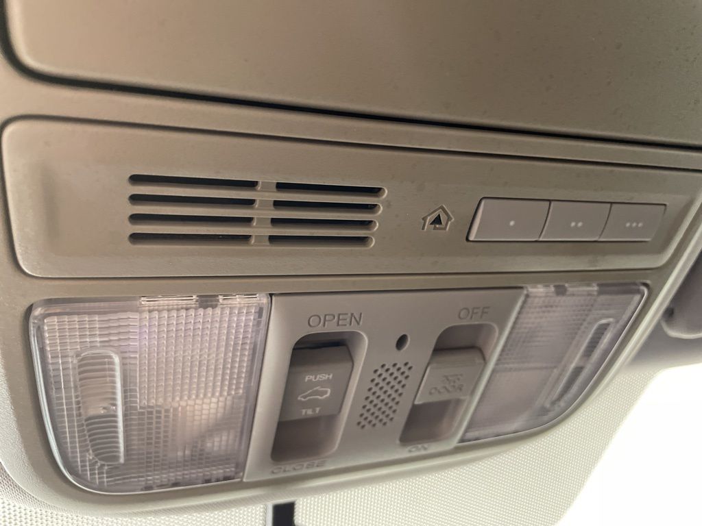 2017 Honda Pilot EX-L photo 36