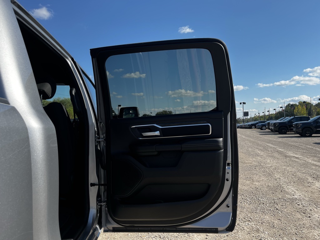 2024 Ram 1500 photo 31