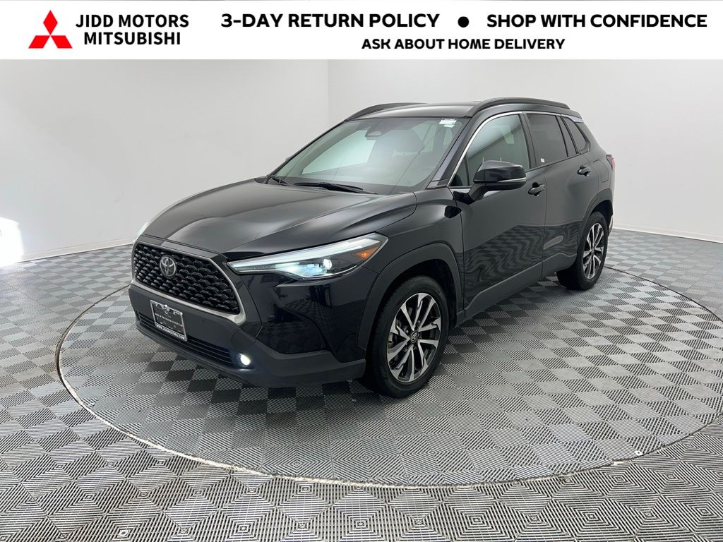 2024 Toyota Corolla Cross XLE's photo