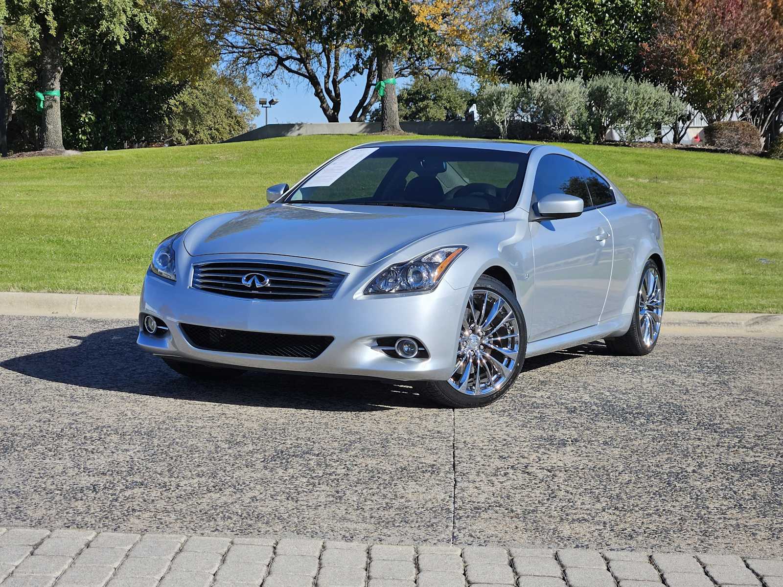 2014 INFINITI Q60 Coupe's photo