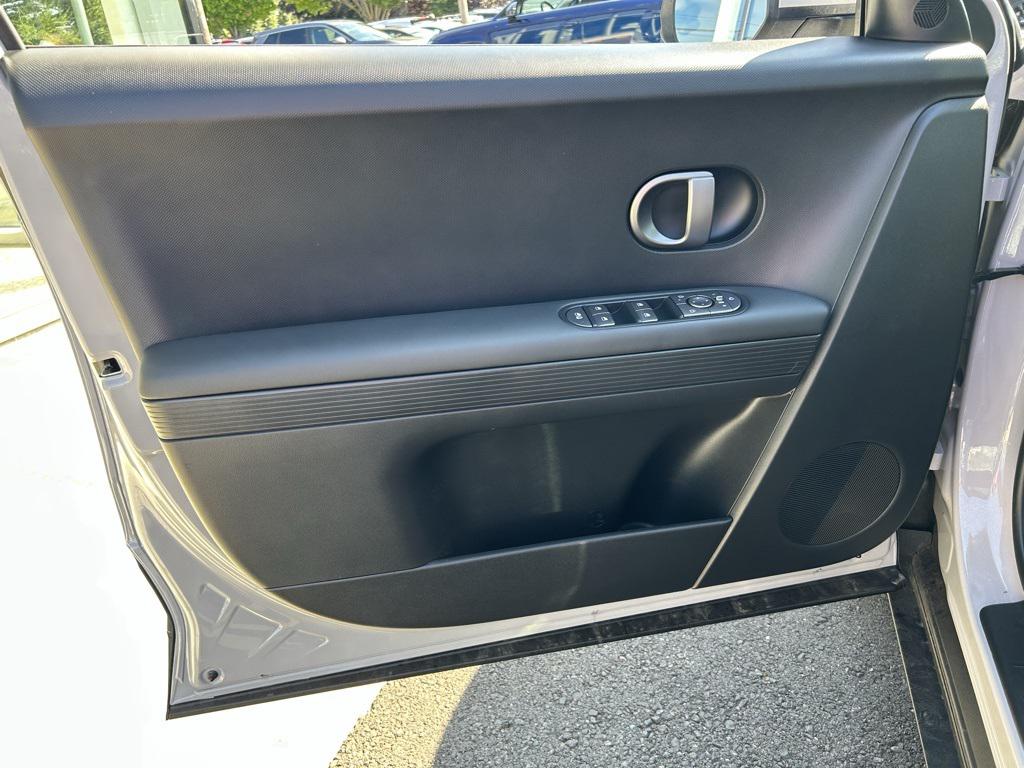 2025 Hyundai Ioniq 5 SEL photo 10