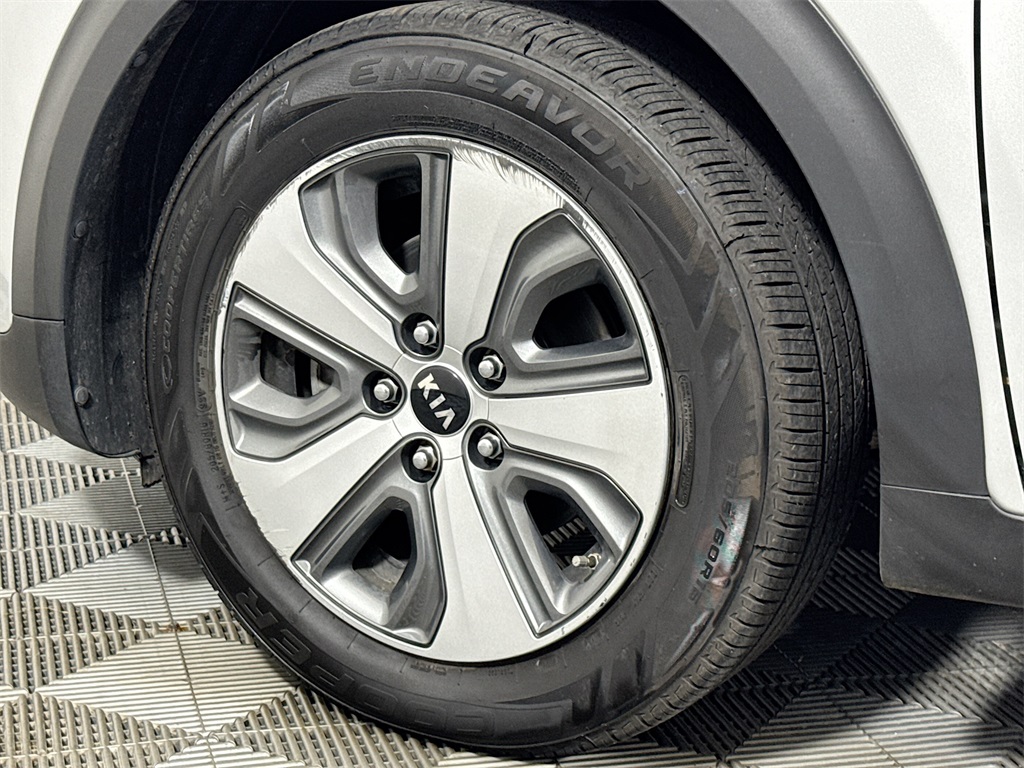 2021 Kia Niro LX photo 22