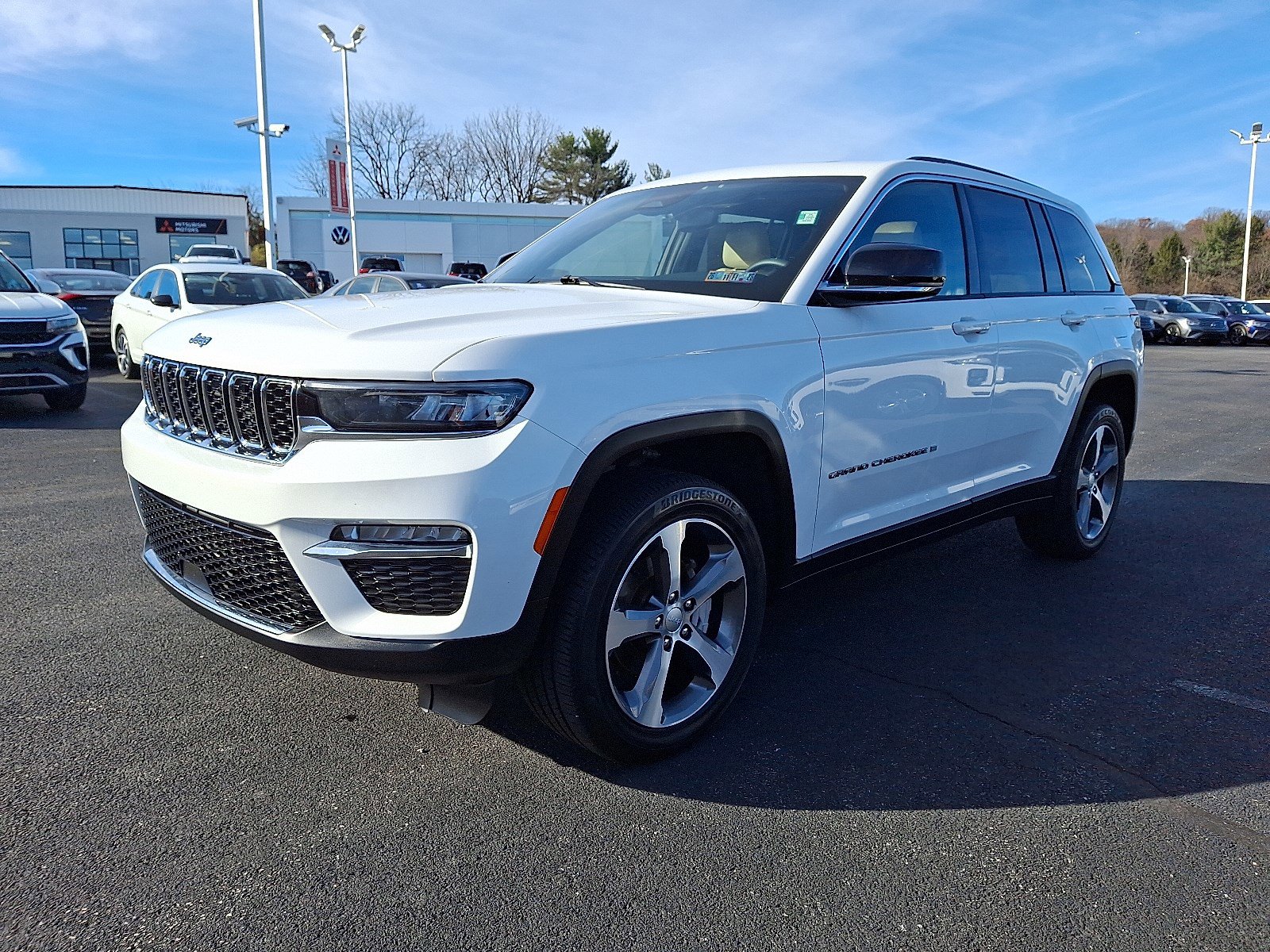 2023 Jeep Grand Cherokee Limited photo 3