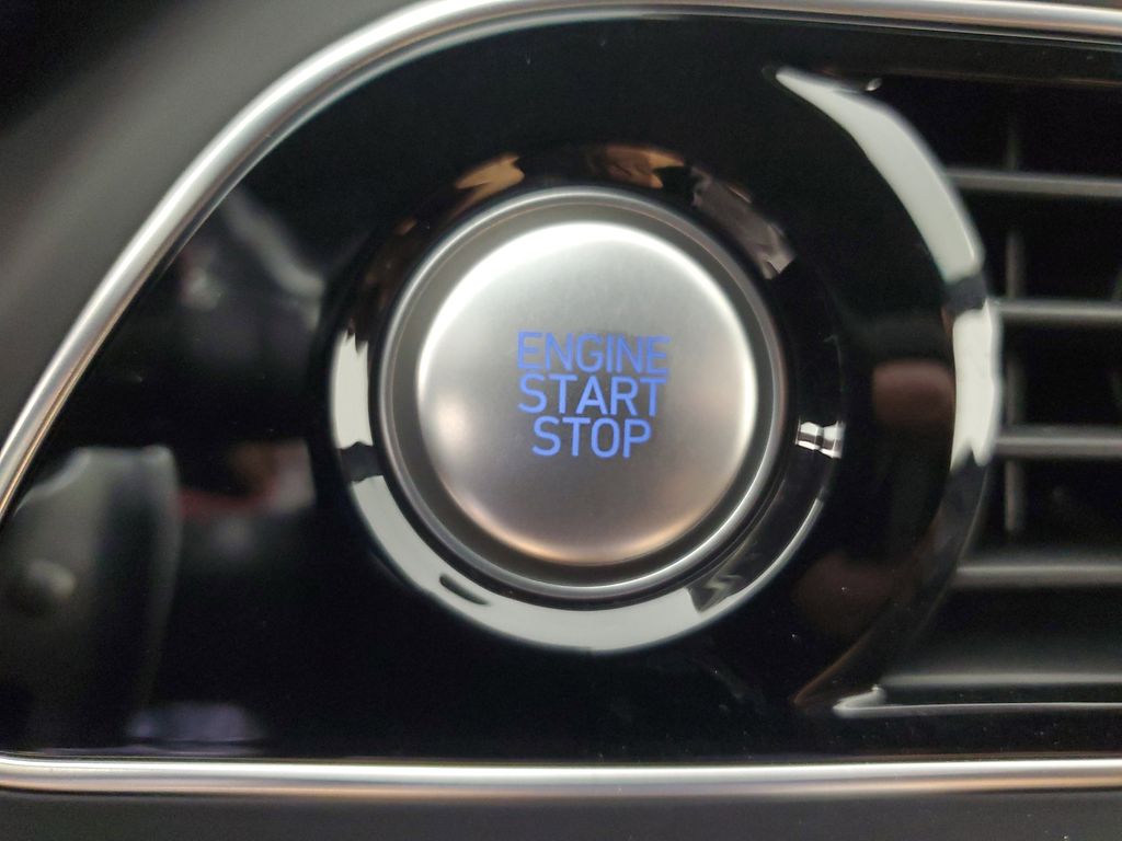2022 Genesis G70 3.3T photo 20