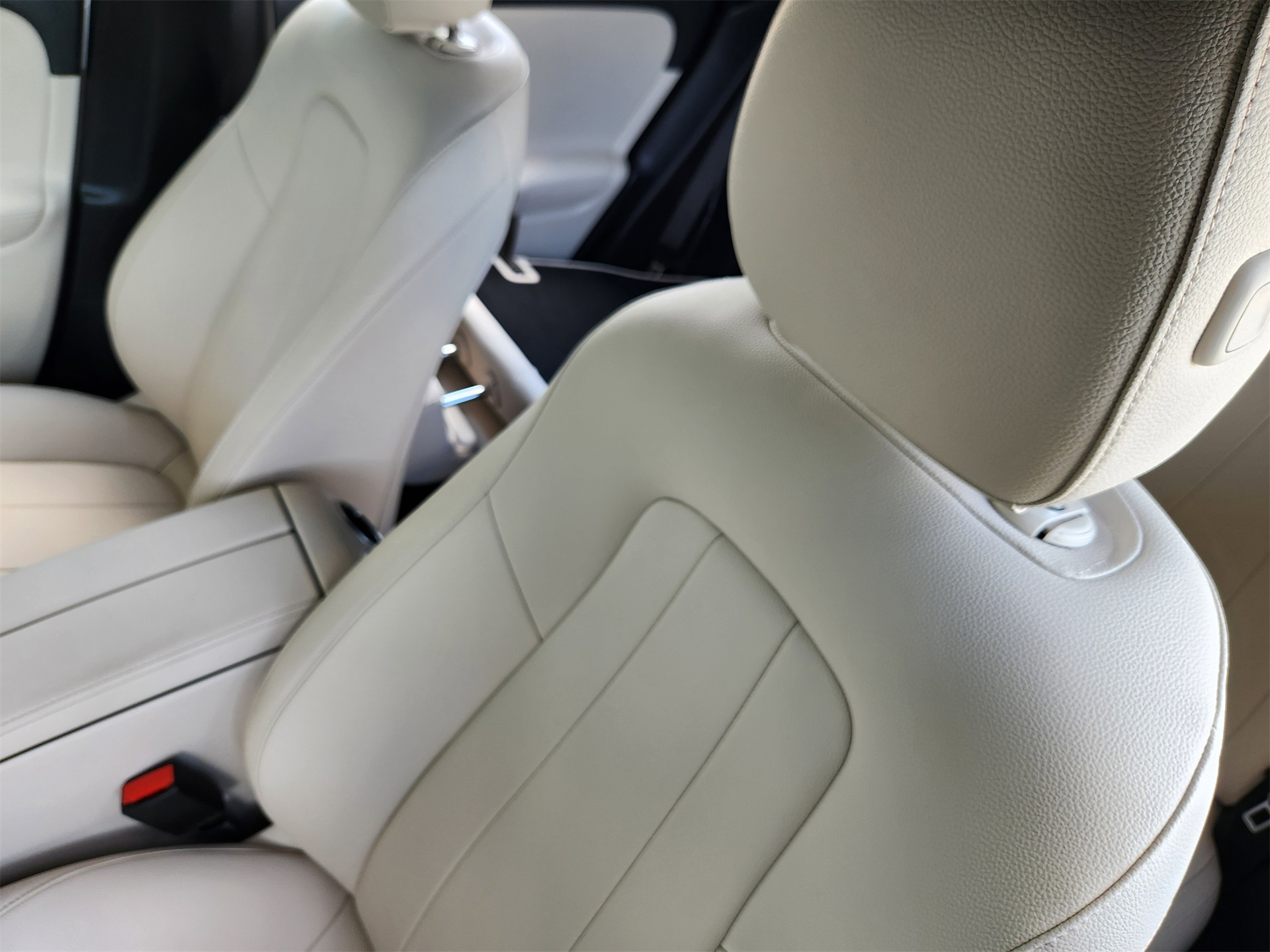 2025 Mercedes Benz GLA 250 photo 15