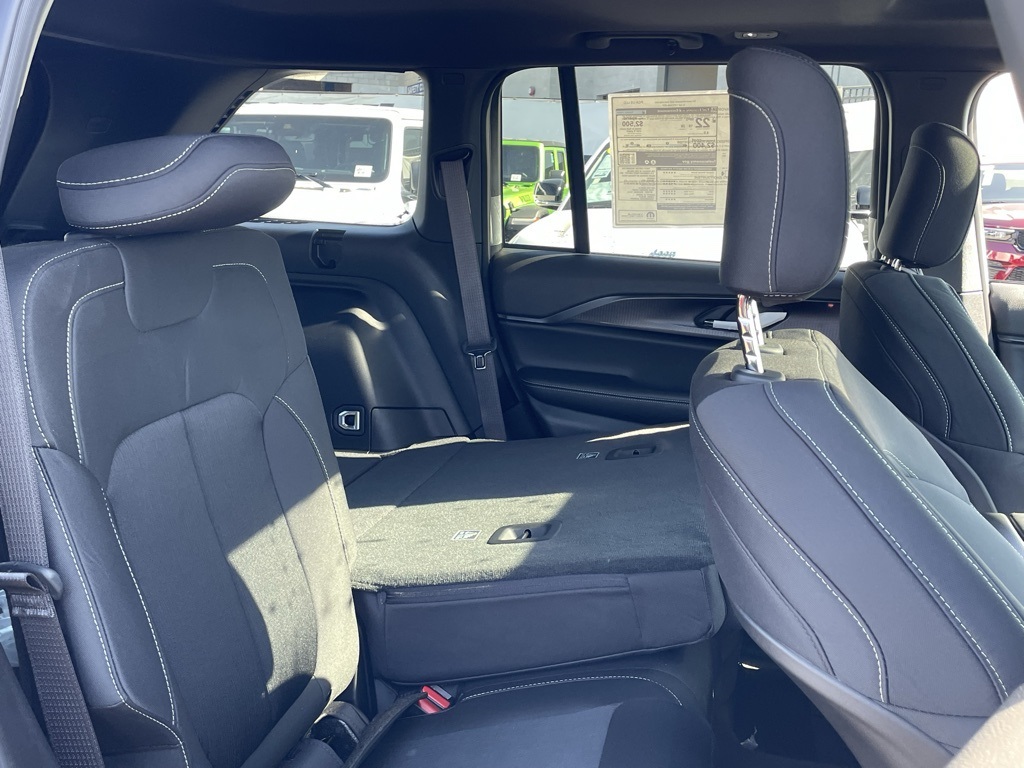 2025 Jeep Grand Cherokee Laredo X photo 20