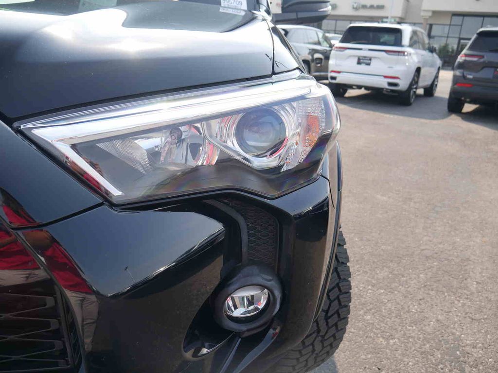 2024 Toyota 4Runner SR5 Premium photo 25