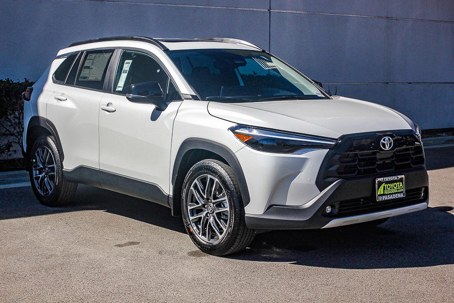 2026 Toyota Corolla Cross XLE photo 3