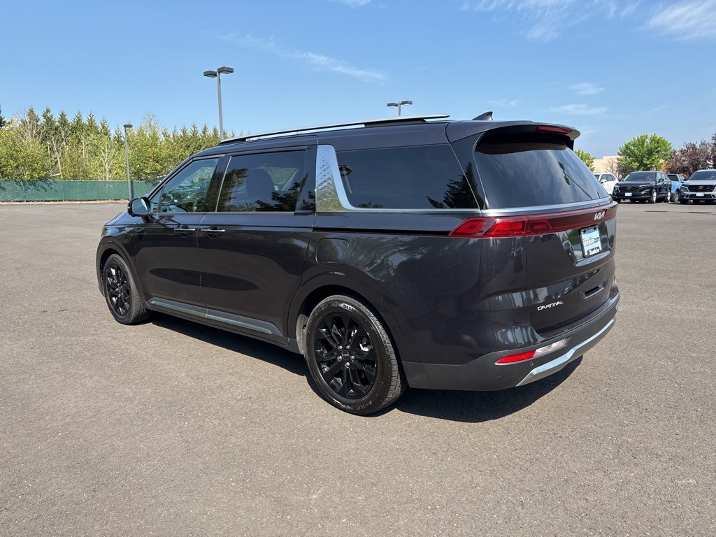 2024 Kia Carnival SX photo 3