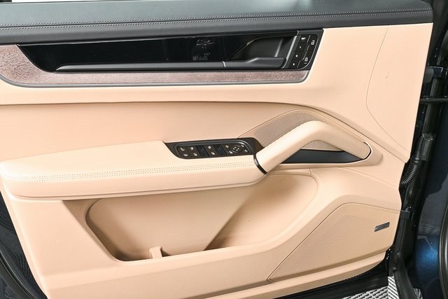 2026 Porsche Cayenne E-Hybrid Coupe photo 6