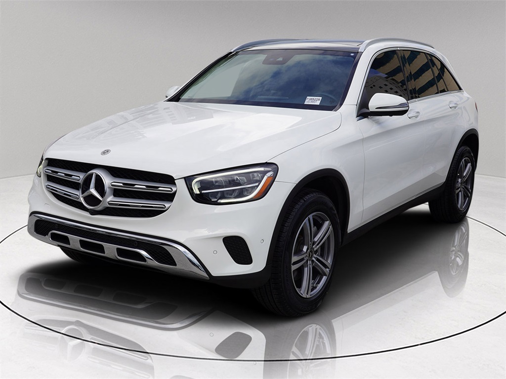 2022 Mercedes Benz GLC 300 photo 3