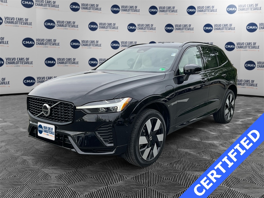 2025 Volvo XC60 Plus's photo
