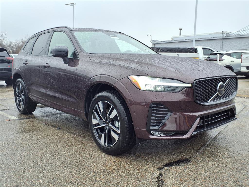 2026 Volvo XC60 Plus's photo