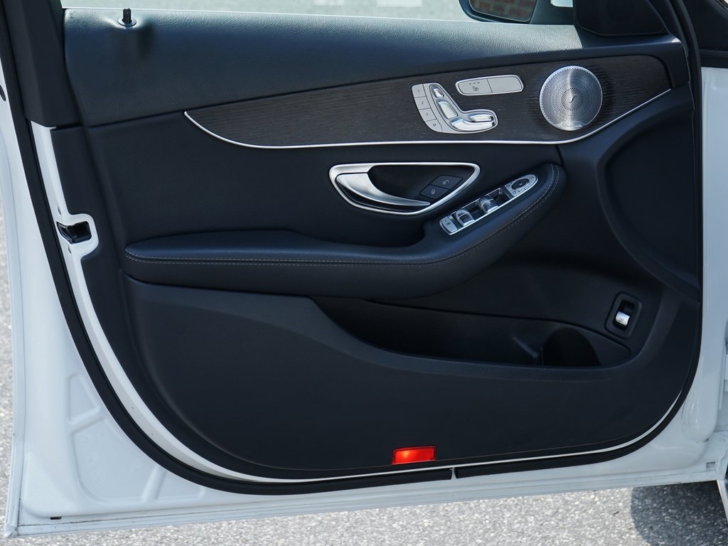 2019 Mercedes Benz C 300 photo 4
