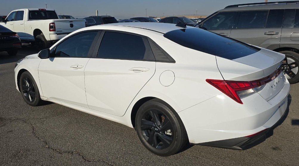 2023 Hyundai Elantra Hybrid Blue photo 4