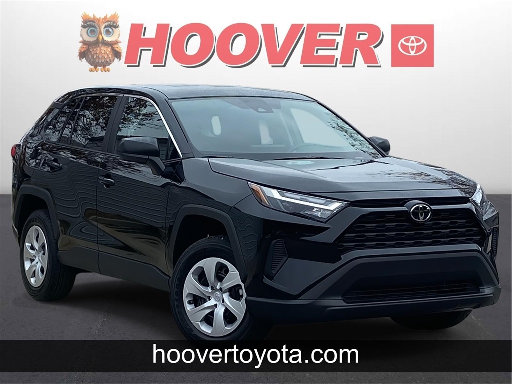 2025 Toyota RAV4 LE's photo