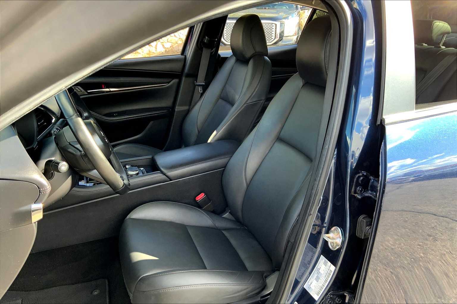 2022 Mazda Mazda3 Preferred photo 7