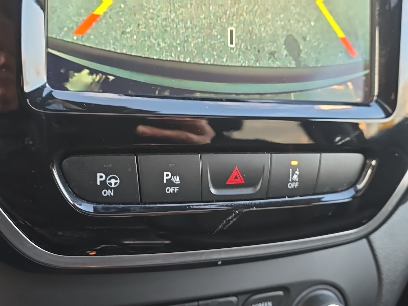 2020 Jeep Cherokee Limited photo 28