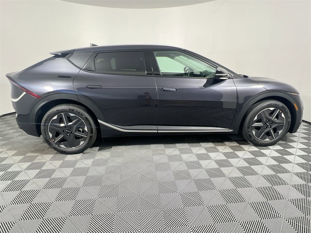 2025 Kia EV6 Wind photo 2
