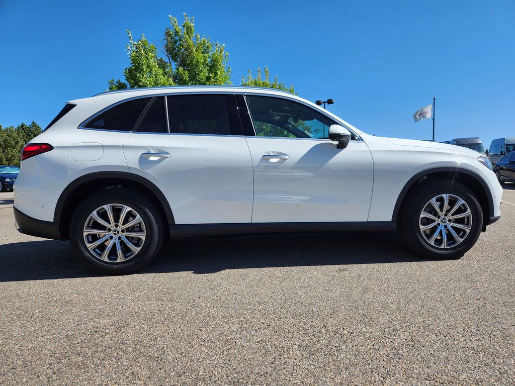 2026 Mercedes Benz GLC 300 4MATIC photo 2