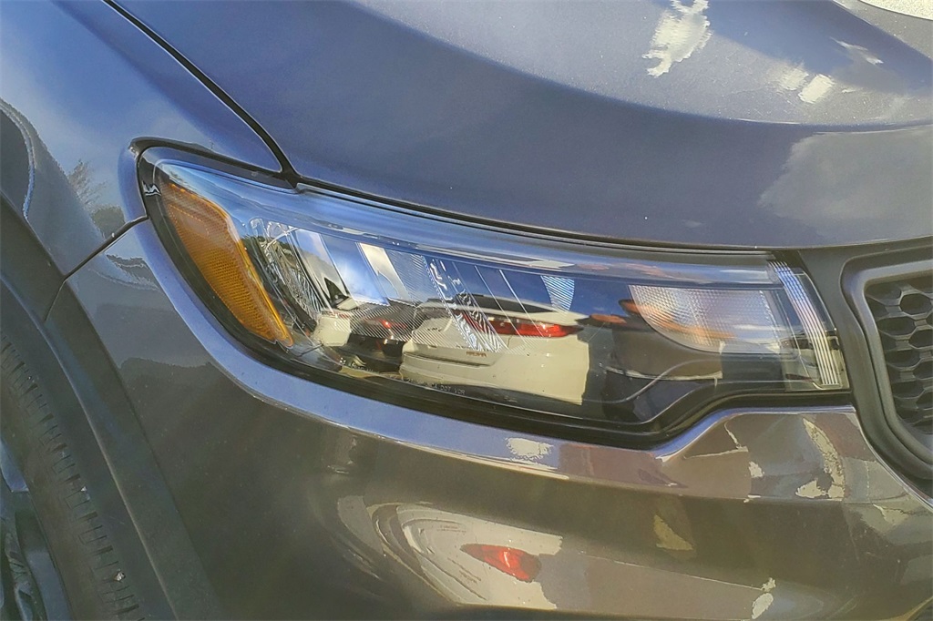 2024 Jeep Compass Trailhawk photo 2