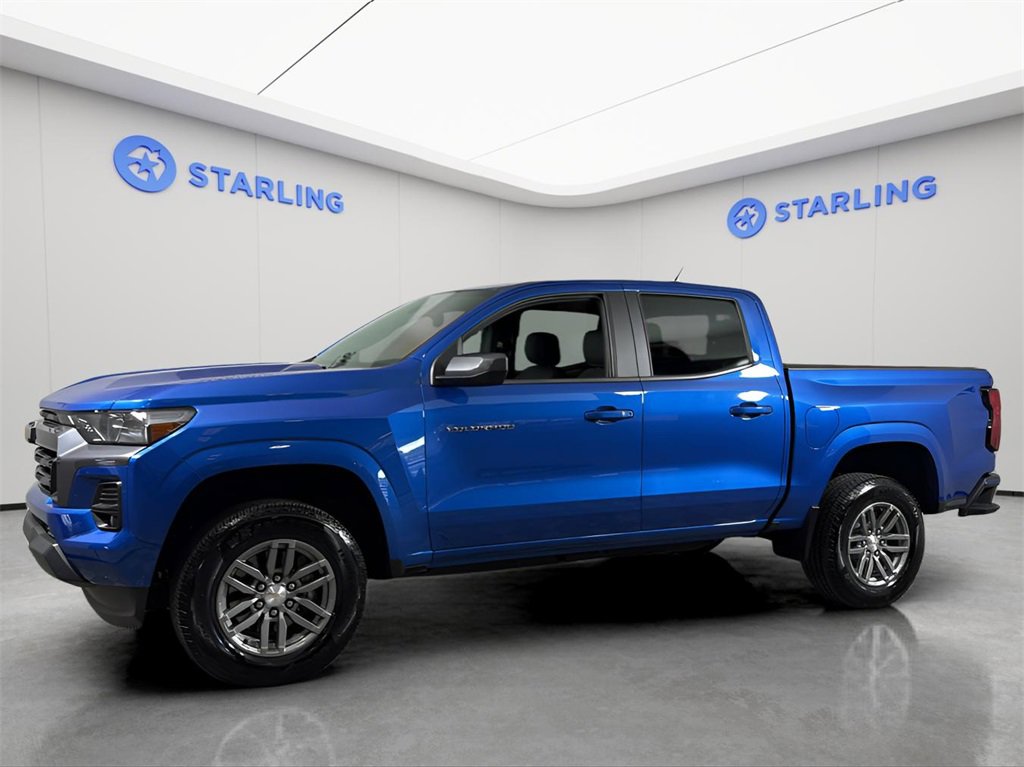 2024 Chevrolet Colorado LT photo 2