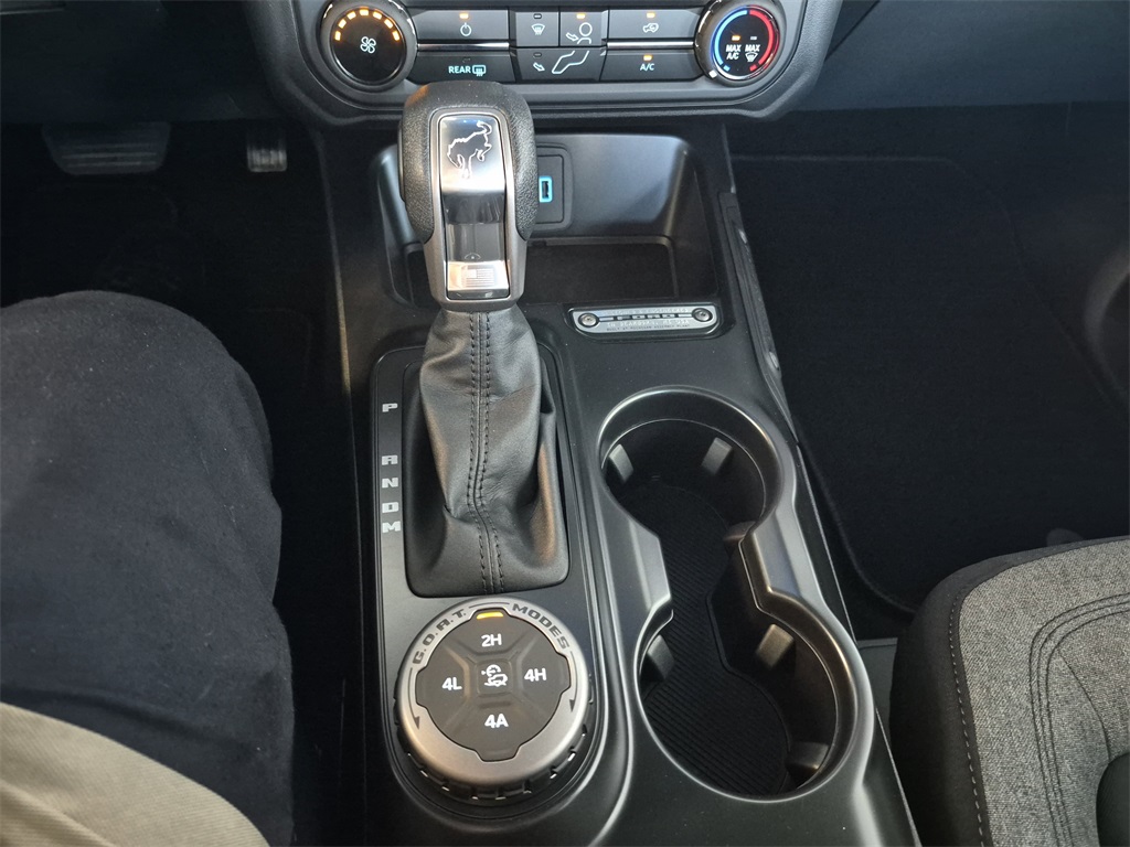 2025 Ford Bronco Base photo 20
