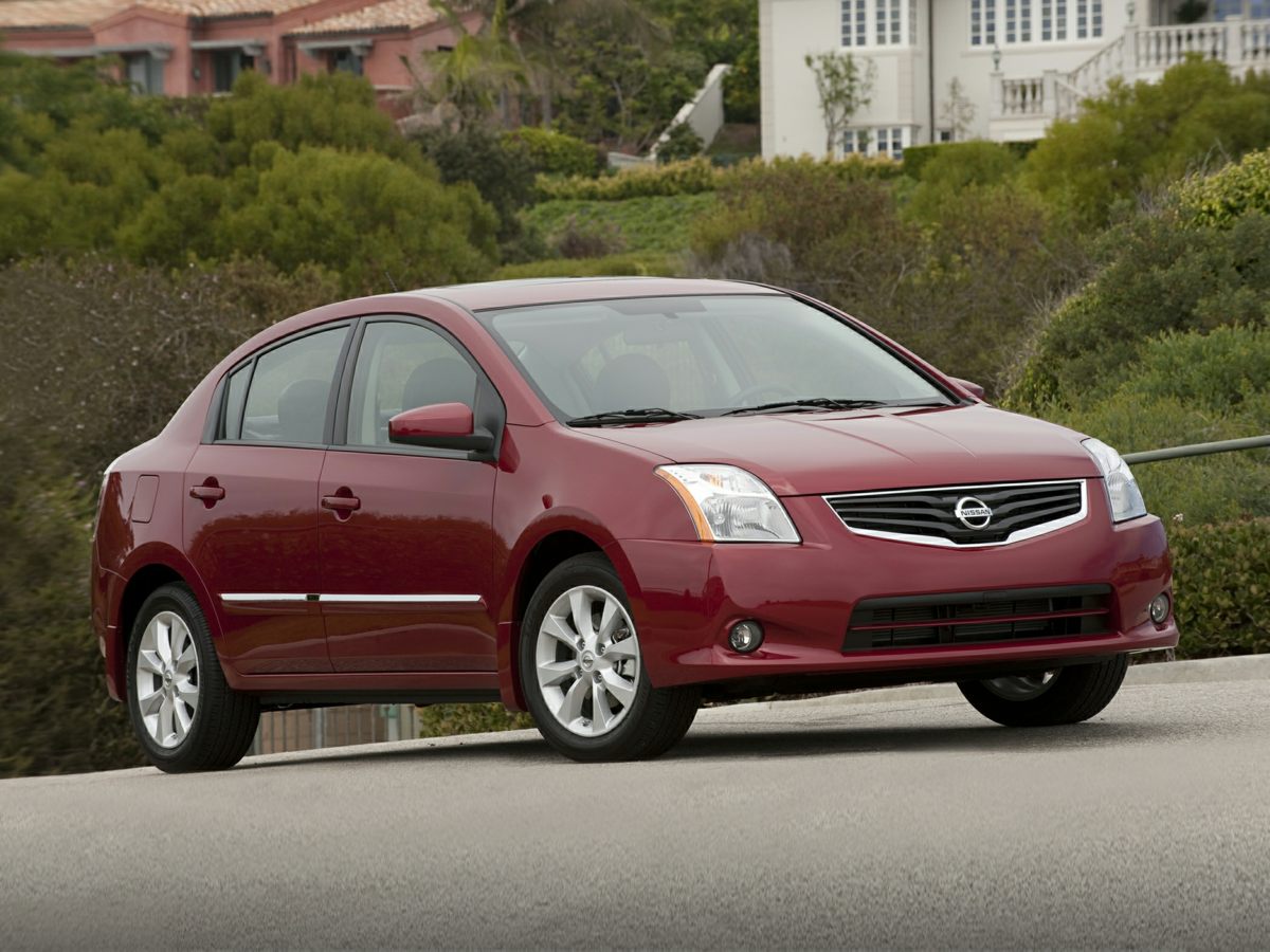 2011 Nissan Sentra SR's photo