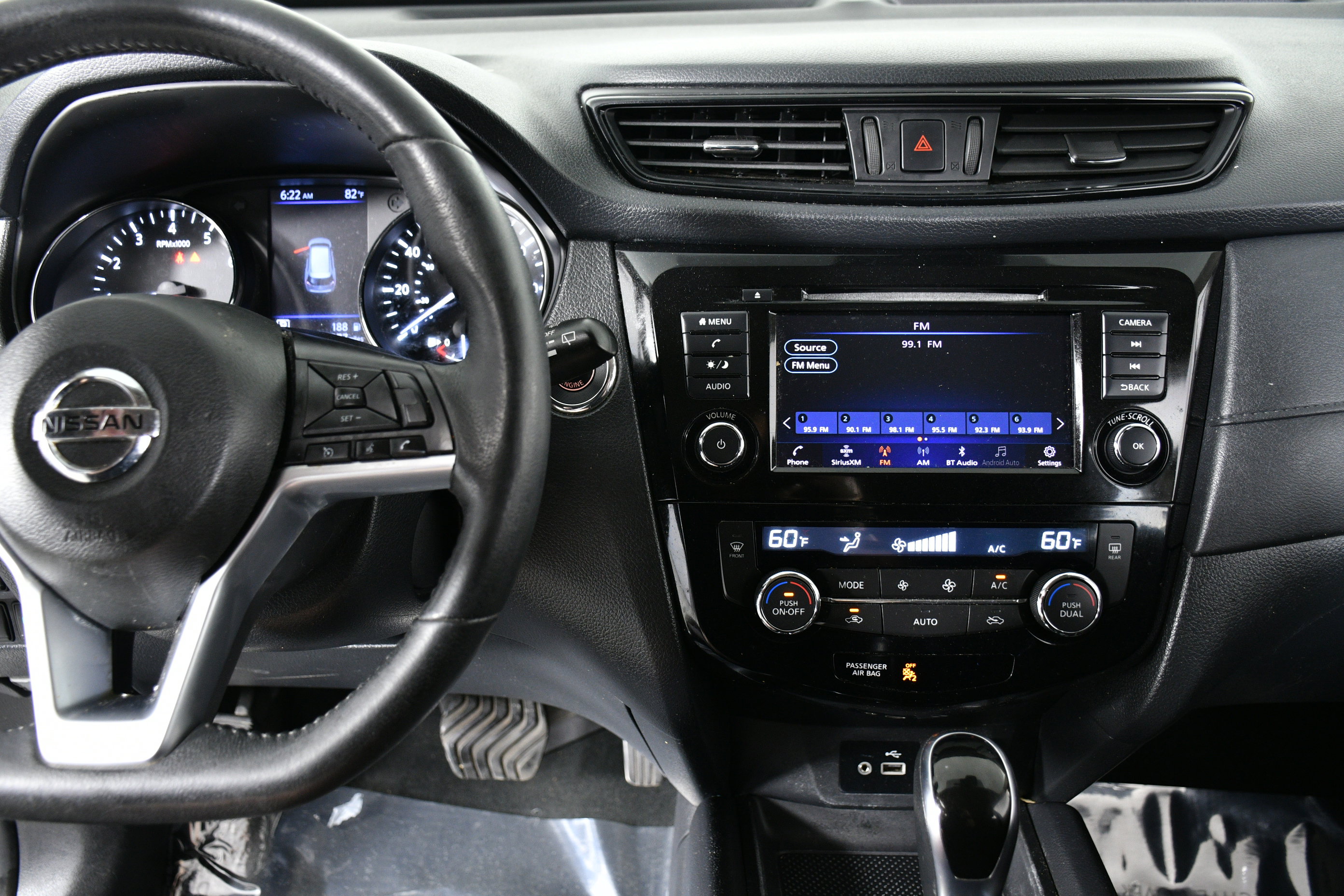2020 Nissan Rogue SV photo 11