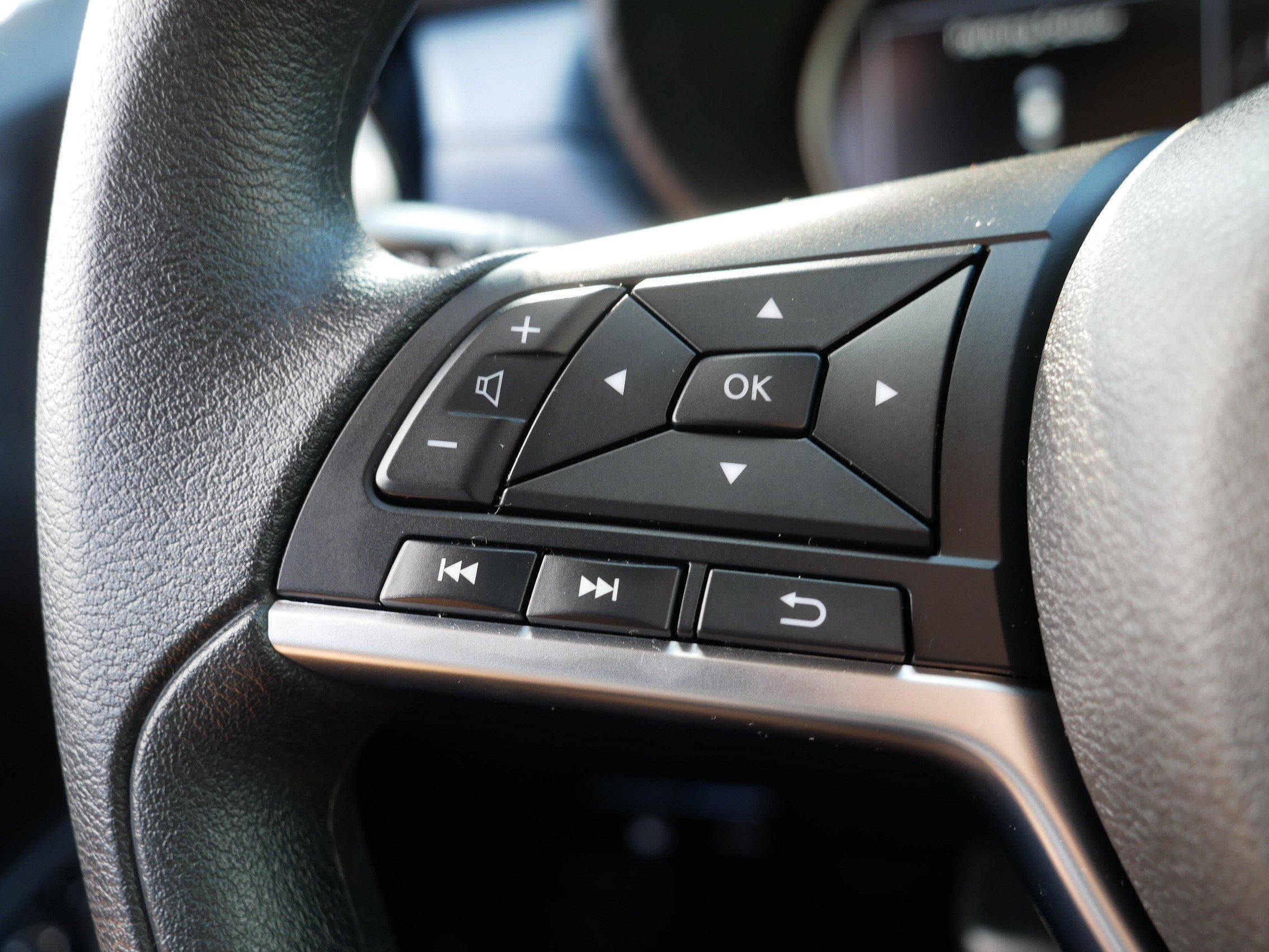 2024 Nissan Versa SV photo 24