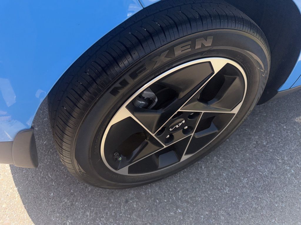 2023 Kia Soul EX photo 16