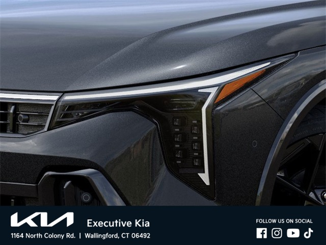 2025 Kia K4 GT-Line Turbo photo 2