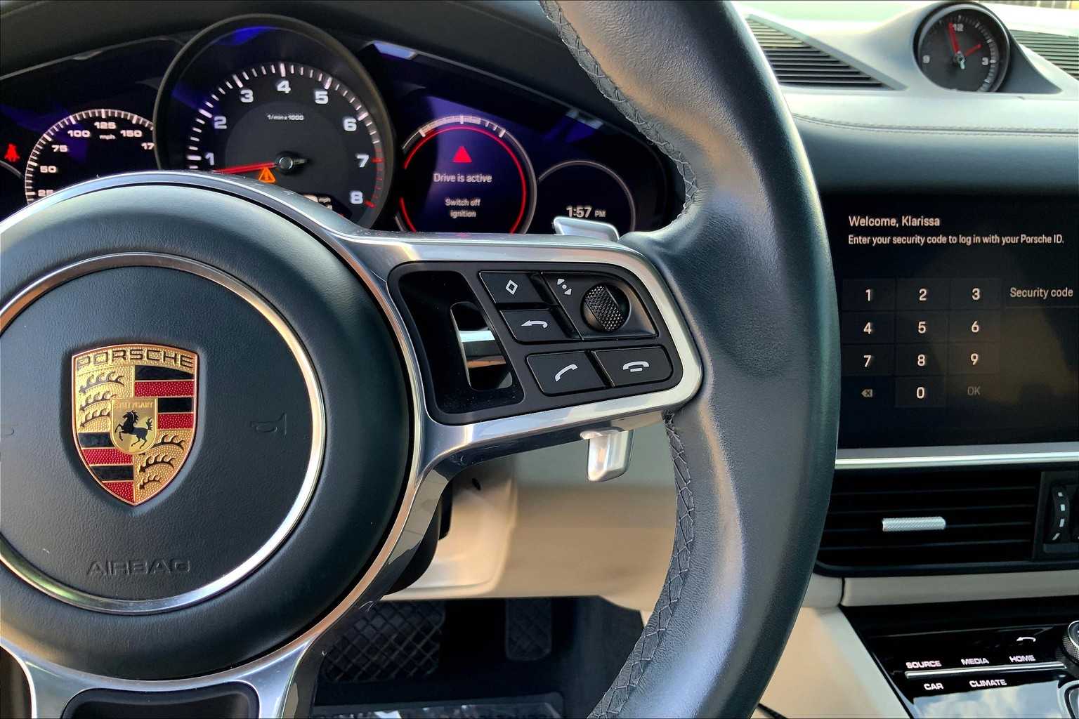 2022 Porsche Cayenne Base photo 23
