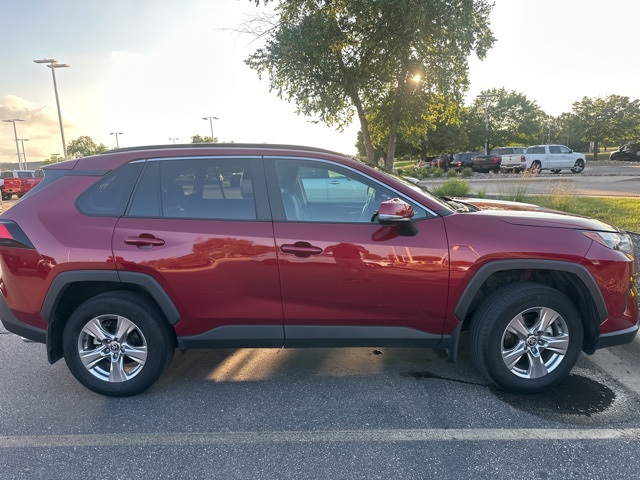 Used 2022 Toyota RAV4 XLE with VIN 2T3P1RFV7NW325878 for sale in Apple Valley, Minnesota