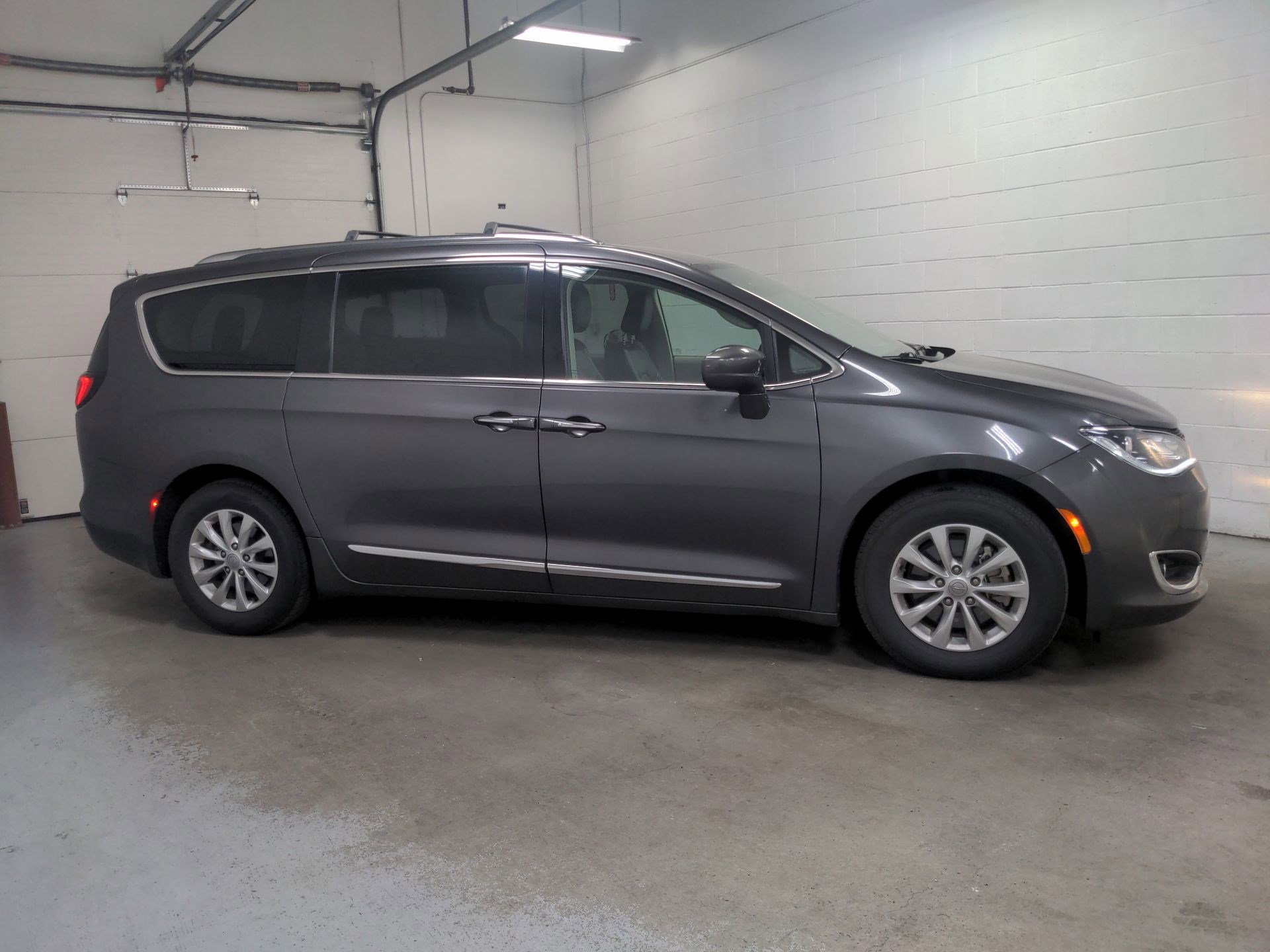 Used 2018 Chrysler Pacifica Touring L with VIN 2C4RC1BG8JR269417 for sale in West Valley City, UT