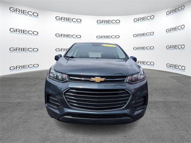 2021 Chevrolet Trax LS photo 2
