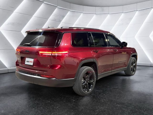 2023 Jeep Grand Cherokee Limited photo 3