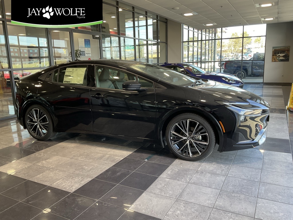 2026 Toyota Prius XLE's photo