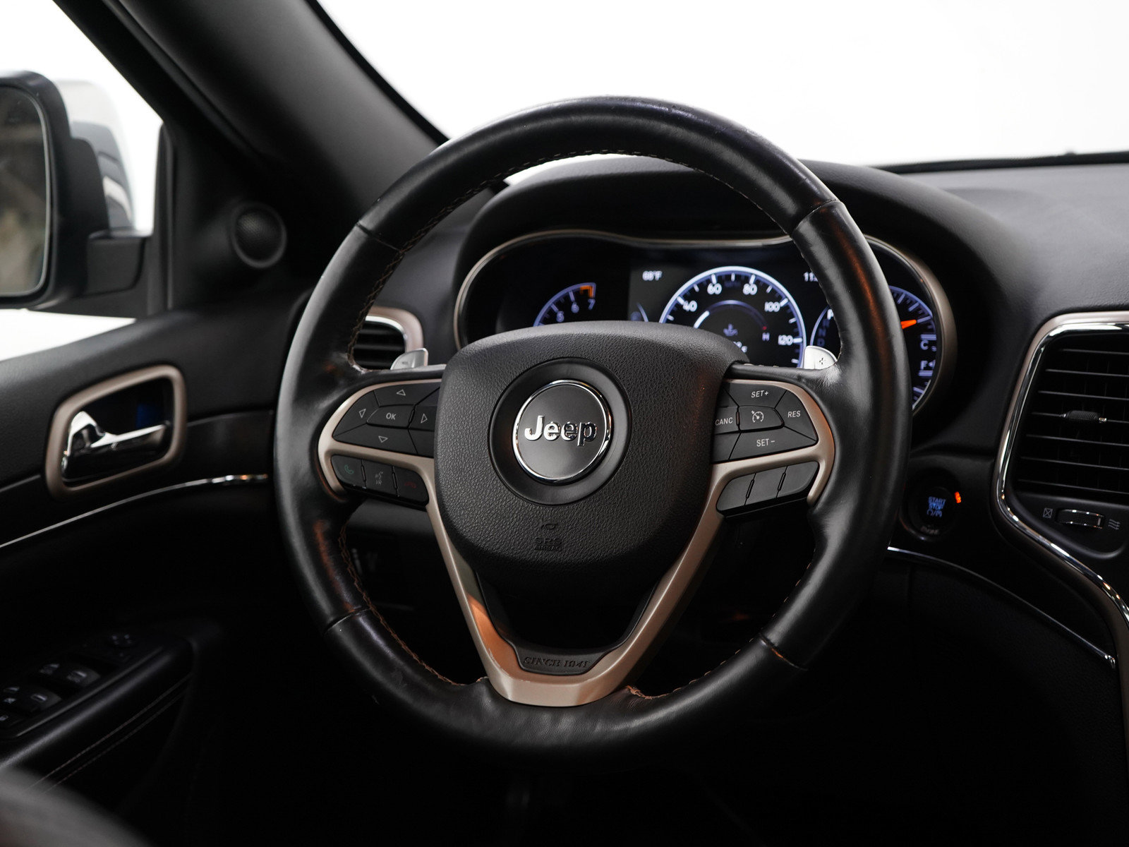 2016 Jeep Grand Cherokee Limited photo 13